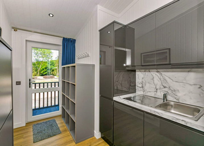 Private kitchen 3, Lochside Perthshire Lodge for 4, Perthshire and Kinross