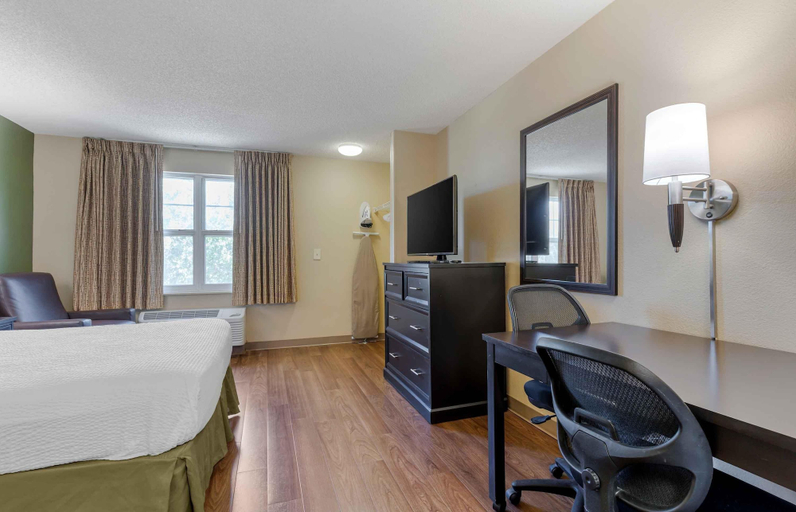 Bedroom 3, Extended Stay America Suites San Jose Santa Clara, Santa Clara