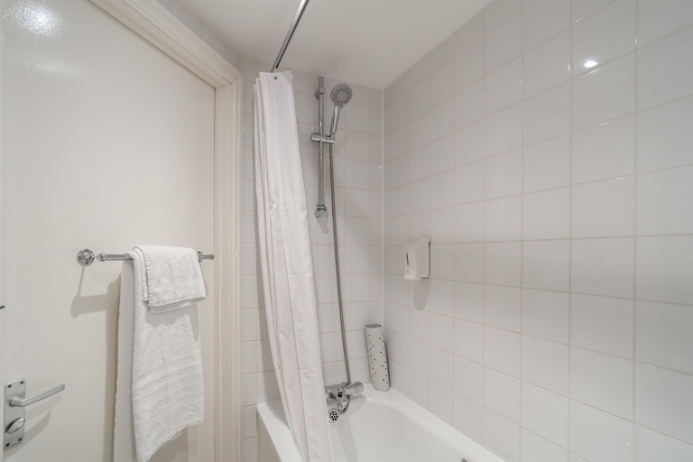 Bathroom 4, Heathlands Hotel, Bournemouth