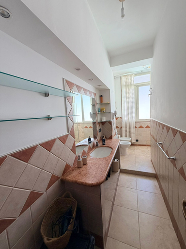Bathroom 4, Villa Martila, Bari