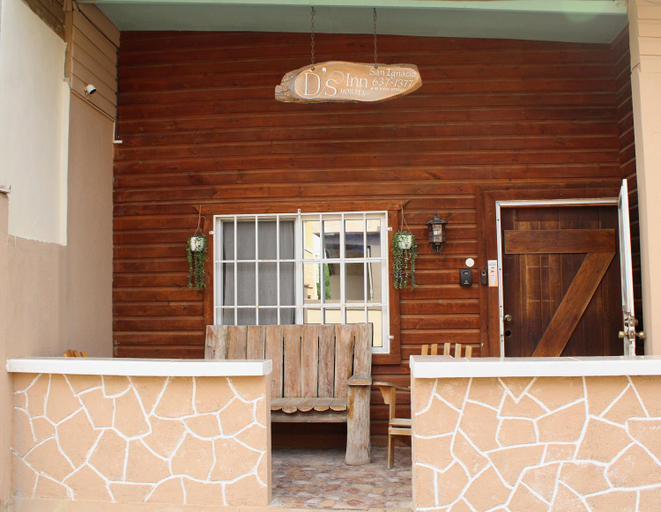 Exterior & Views, D's Inn