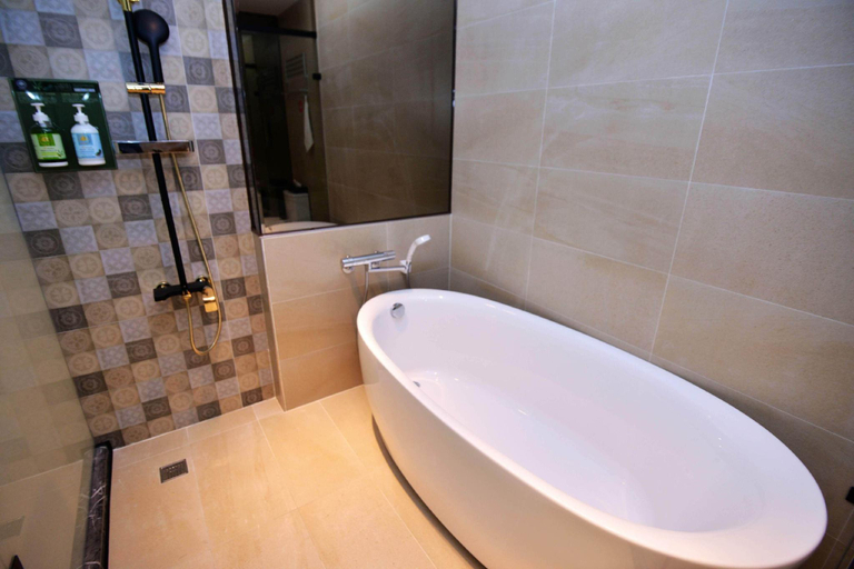 Bathroom 3, Joint, Nantou