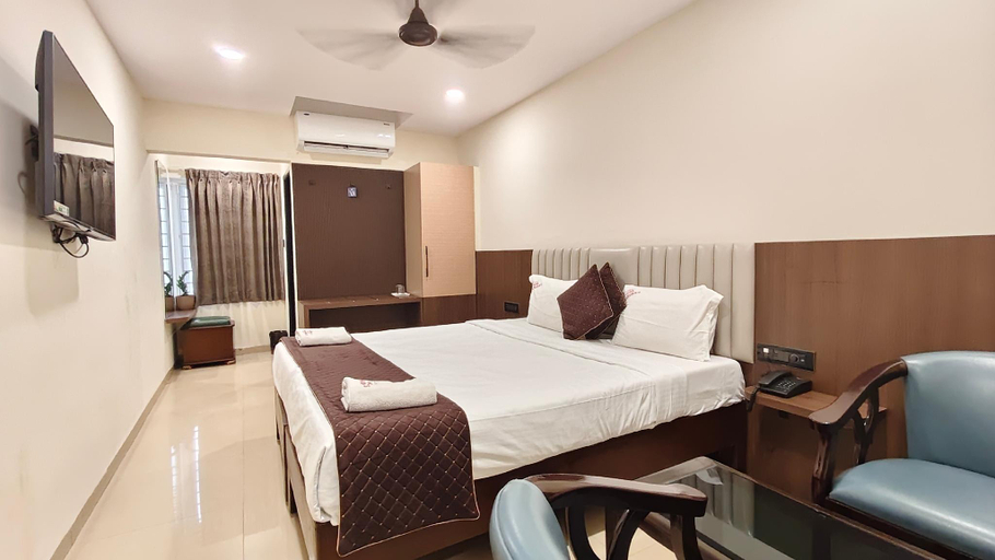 Bedroom 5, Hotel Chandras, Visakhapatnam