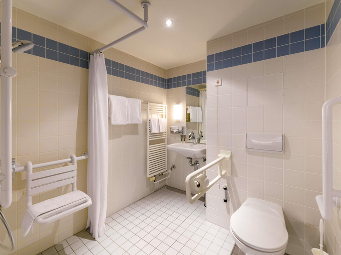 Bathroom 5, ibis Berlin City Potsdamer Platz, Berlin
