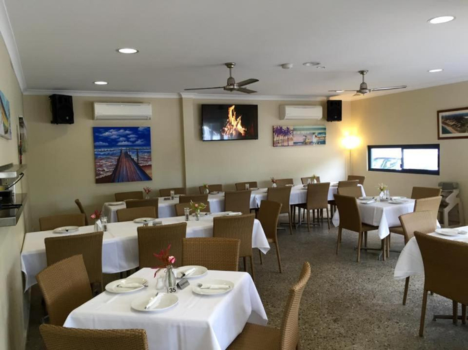 Food & Drinks 3, Footprints Preston Beach, Waroona