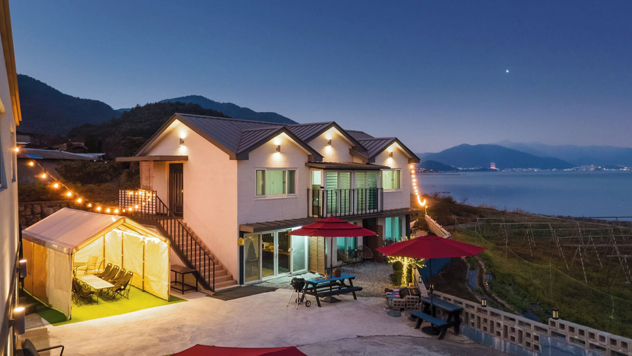 Exterior & Views 2, Namhae Yujane Pension, Namhae