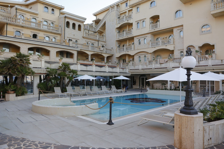 Exterior & Views 2, Hellenia Yachting Hotel, Messina