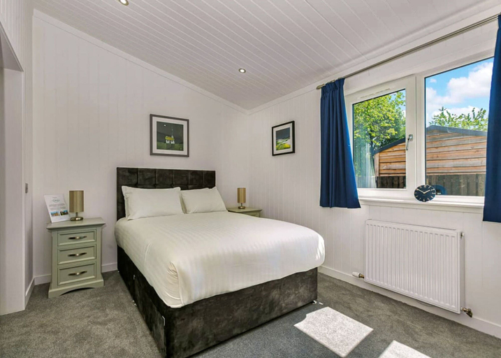 Room 5, Lochside Perthshire Lodge for 4, Perthshire and Kinross