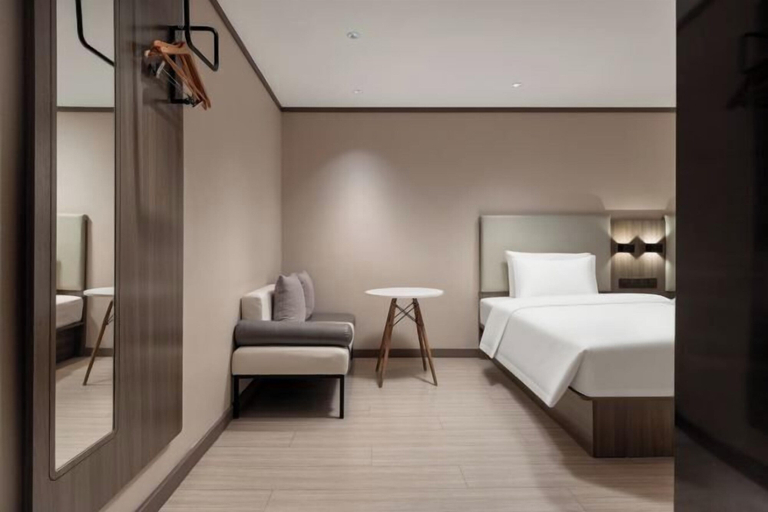 Bedroom 3, HanTing Hotel (Shenzhen Huaqiang Central Park), Shenzhen