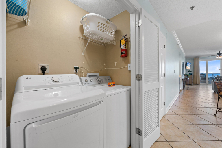 Laundry, Beautiful Beach Front Condo With Breathtaking Views, Baldwin