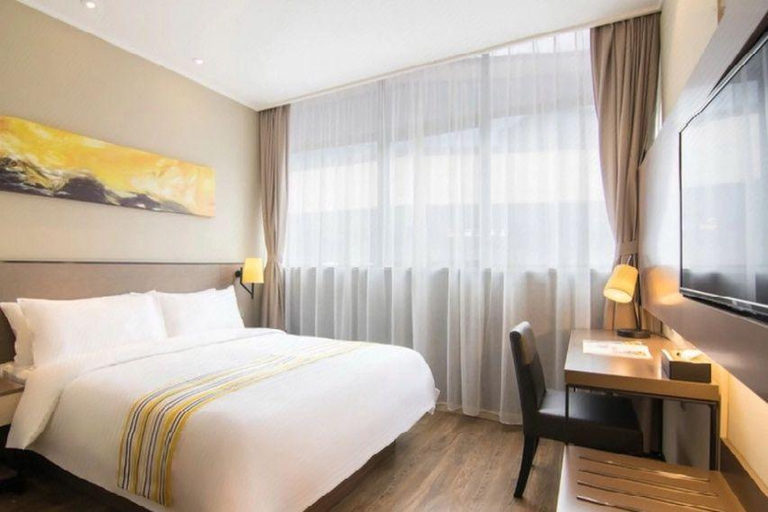 Bedroom 2, Home Inn Plus Shanghai Pudong Airport, Shanghai