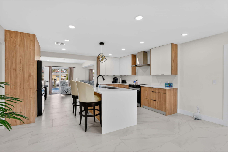 Private kitchen 2, Cabana Retreat Private Dock, Broward