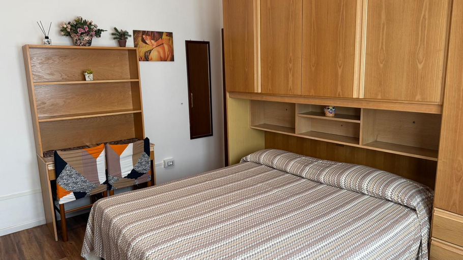 Bedroom 2, Alloggi Al Giardino & La Suite, Rovigo