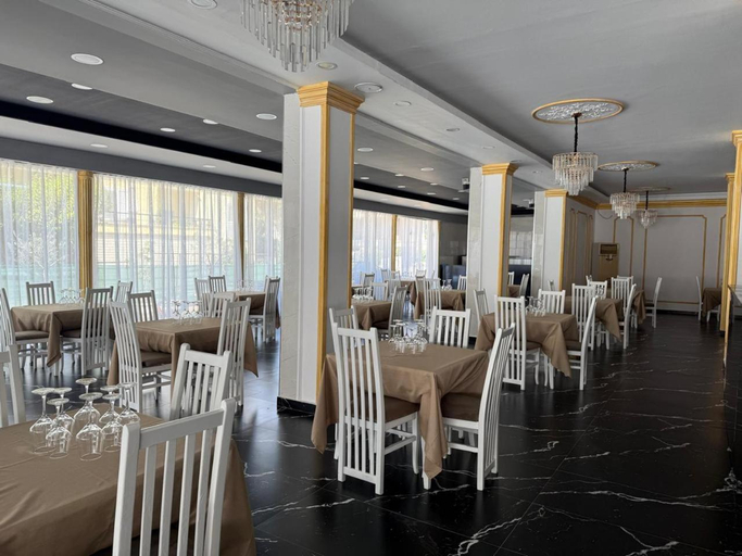 Food & Drinks 5, Hotel Italia, Kavajës