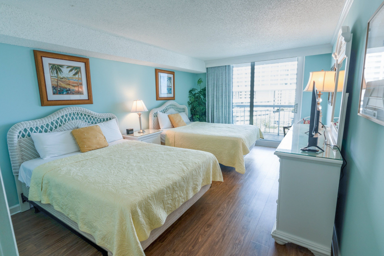 Room 2, 705 S Hampton Oceanview Retreat With Balcony 2 Bedroom Condo, Horry
