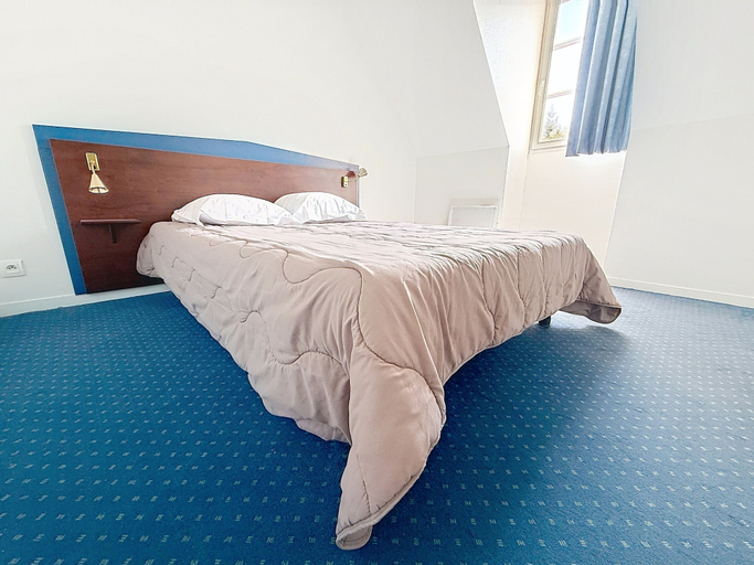 Bedroom 3, Terres de France - Appart'Hôtel La Roche Posay, Vienne