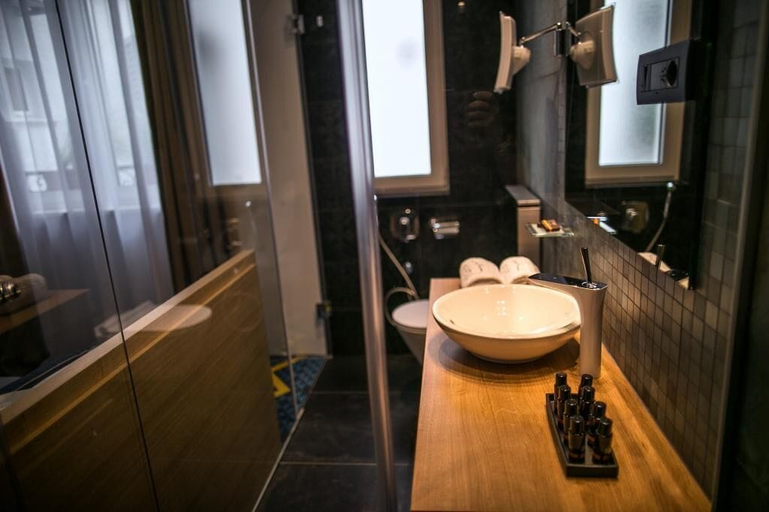Bathroom 2, Rooms Lejletul, Split