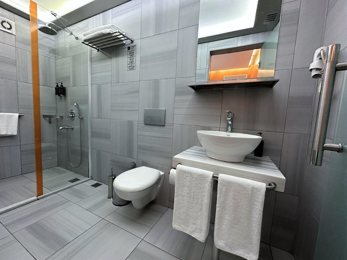 Bathroom, My Hotel Dora since 1972, Kadıköy