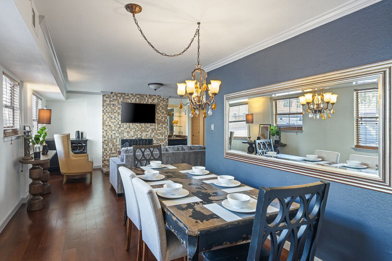 Dining 5, 301-4thstreet-301, Travis