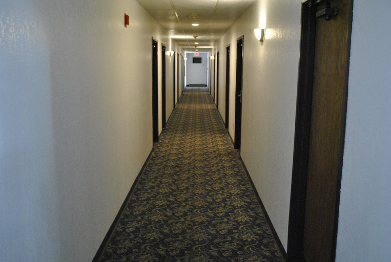 Others 4, Waconia Inn and Suites, Carver
