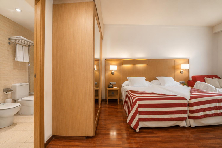 Bedroom 3, Hotel Duran, Girona