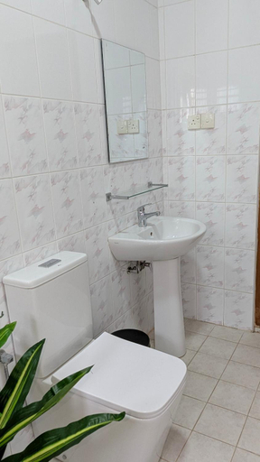 Bathroom 5, Margarita Leisure, Panadura