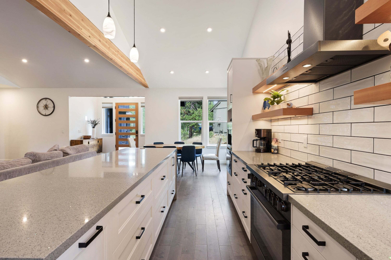 Private kitchen 3, 9 Lassen 5 Bedroom Home, Deschutes