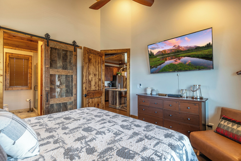 Interior 5, Cabearnet at Eagles Nest, Avery