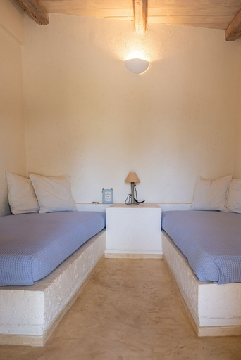 Room 5, Zephyros Pool Tennis, South Aegean