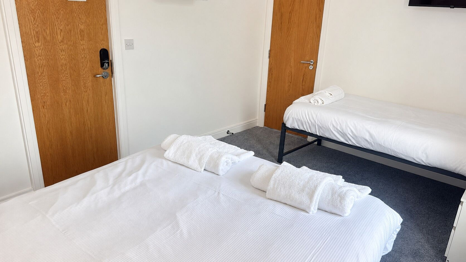 Room 5, 399 Prom - Blackpool Hotel, Blackpool