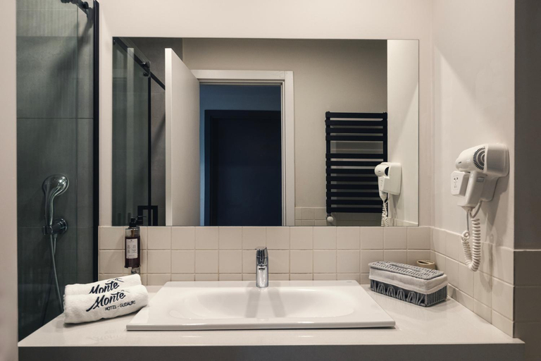 Bathroom 4, Monte Hotel, Kazbegi