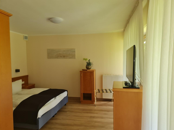 Bedroom 3, Hotel Rheinland, Main-Kinzig-Kreis