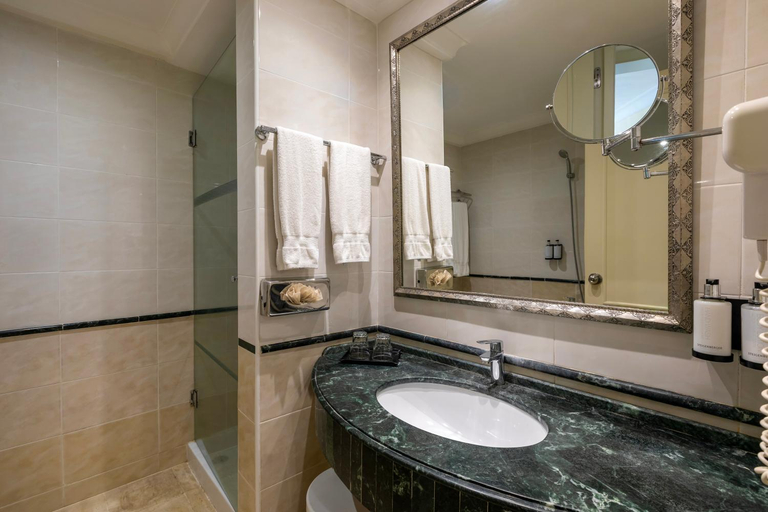 Bathroom 5, Steigenberger Marhaba Thalasso Hammamet, Hammamet