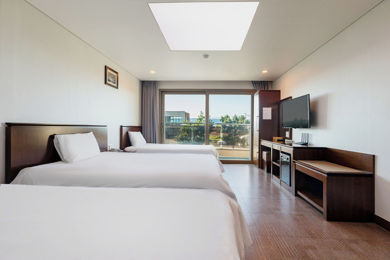 Bedroom 3, Sea View, Jeju
