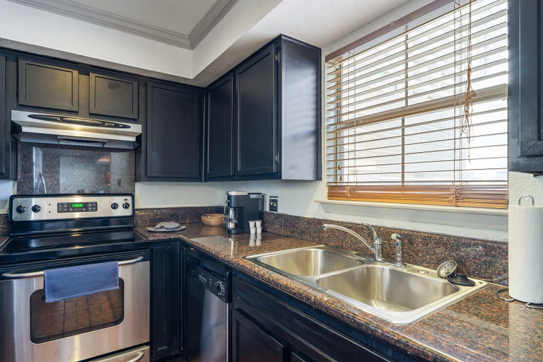 Private kitchen 2, 301-4thstreet-301, Travis