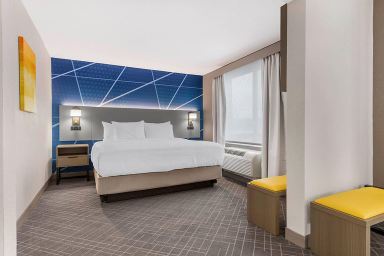 Bedroom 2, Comfort Inn & Suites, Berrien