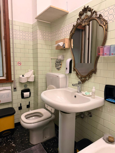 Bathroom 3, AURY HOUSE -HistoricCenter-, Cremona