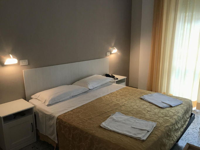 Bedroom 3, Hotel Modenese, Rimini