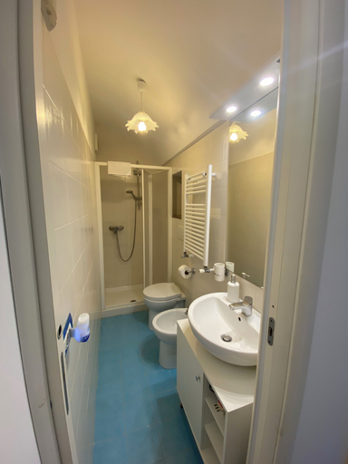 Bathroom, Ravello Rooms apartment, Salerno