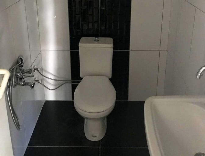 Bathroom, Kafkas Motel, Erdek