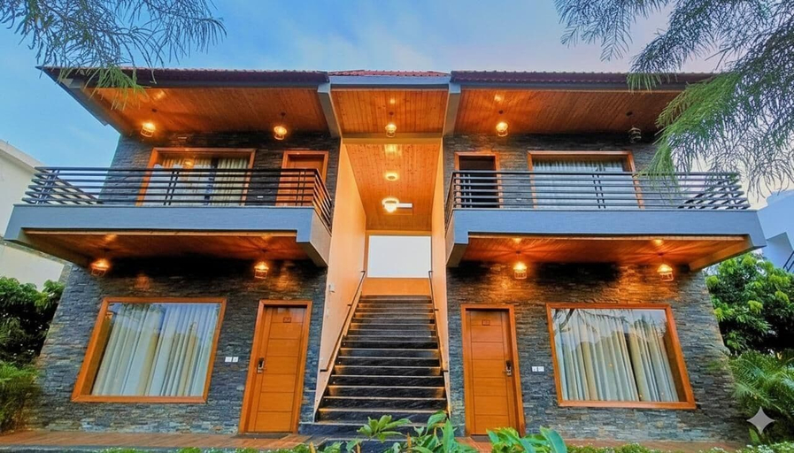 Exterior 2, Treetop by Eight Continents Jim Corbett, Nainital