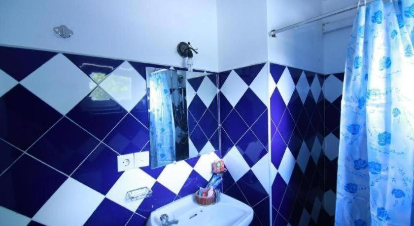 Bathroom, Mahaweli Regent Hotel, K.F.G. & G. Korale