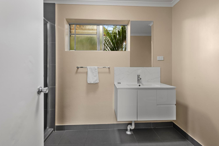 Bathroom 3, S1 Motel Brisbane, Brisbane
