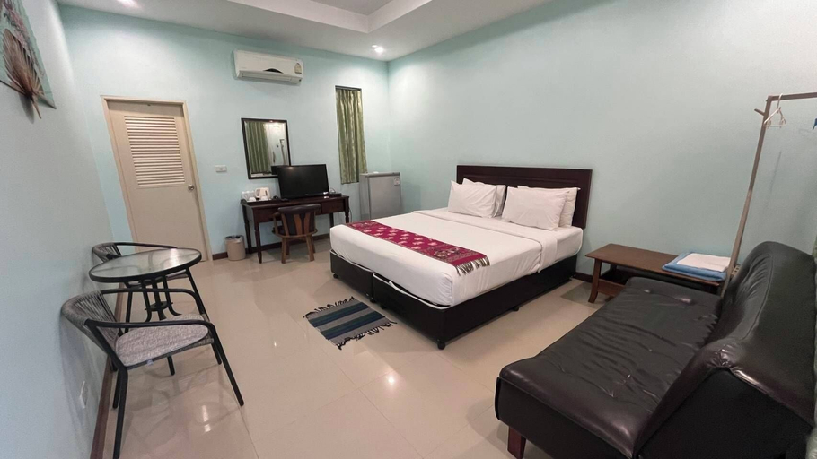 Room 1, Seaview Resort, Klaeng