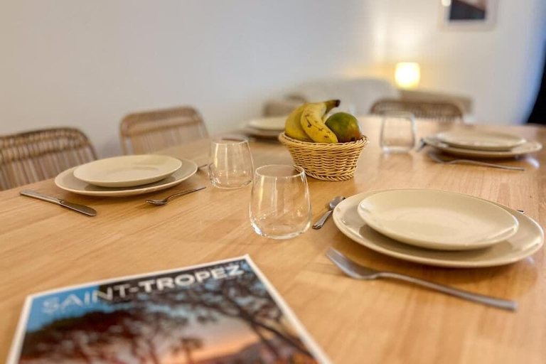 Others 4, Superbe appartement place des lices, Var