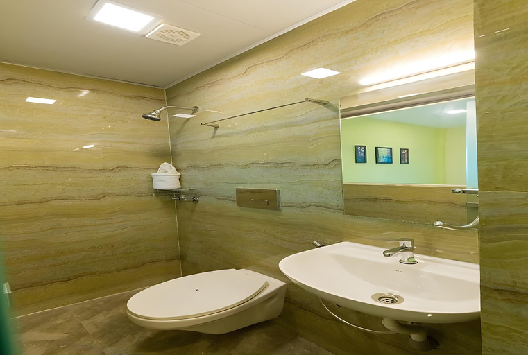 Bathroom, Hotel New Sky Palace Residency, Mumbai Suburban