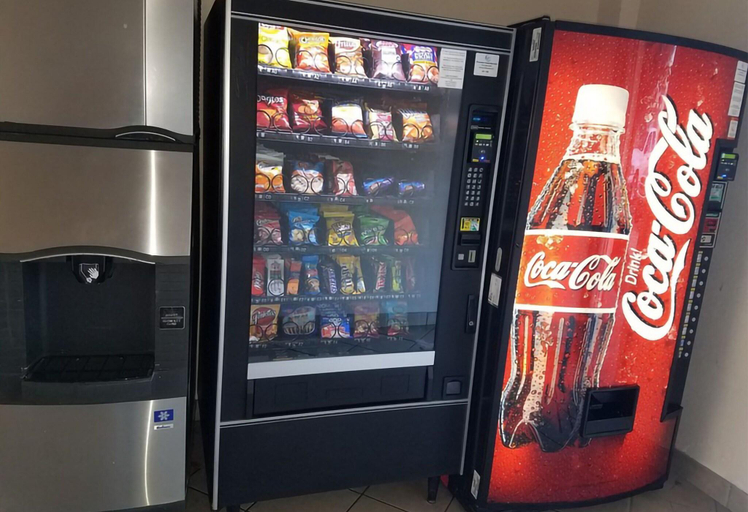 Food & Drinks, Blue Way Inn and Suites Wichita, Sedgwick