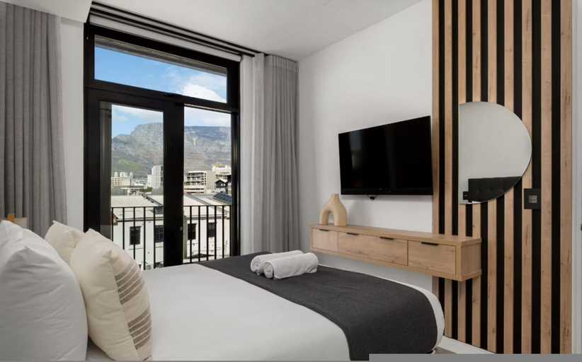 Room 5, Stylish 1 Bed Secure Spacious Mountain Views, City of Cape Town