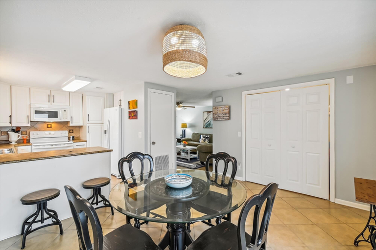 Others 4, 5708 Sunset Ave, Bay