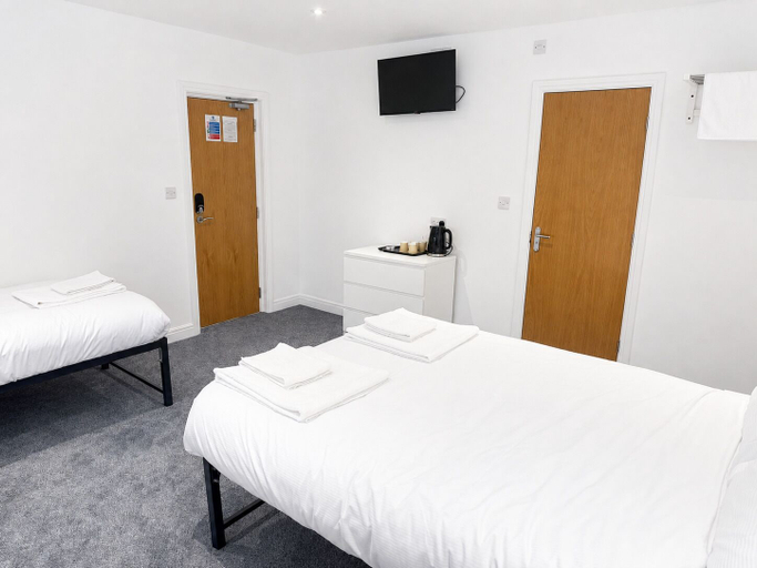 Room 3, 399 Prom - Blackpool Hotel, Blackpool
